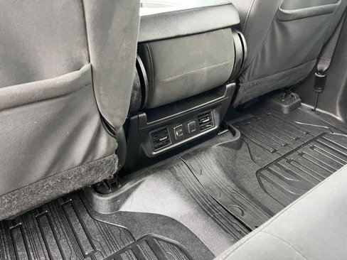 Used 2021 GMC Sierra 1500 Elevation image 12