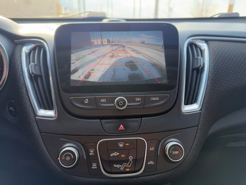 Used 2017 Chevrolet Malibu LT image 15