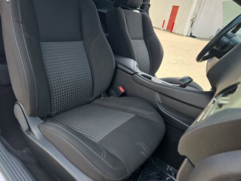 Used 2021 Dodge Challenger SXT image 16