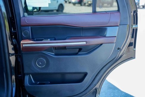 Used 2024 Ford Expedition Limited image 22