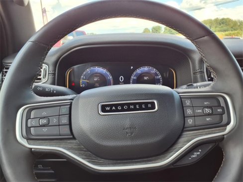 Used 2023 Jeep Wagoneer Series III w/ Preferred Equipment Group image 17