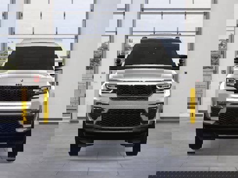 New 2025 Jeep Grand Cherokee Limited w/ Luxury Tech Group II image 9