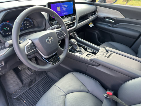 New 2026 Toyota Grand Highlander Limited image 23