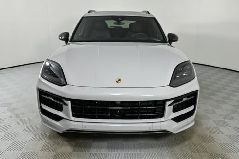 New 2025 Porsche Cayenne GTS image 35