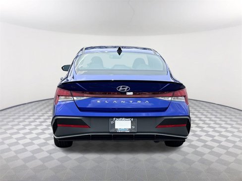 New 2025 Hyundai Elantra Sport image 6