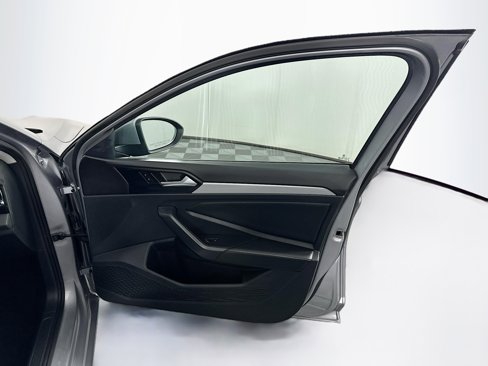 Used 2025 Volkswagen Jetta S image 29