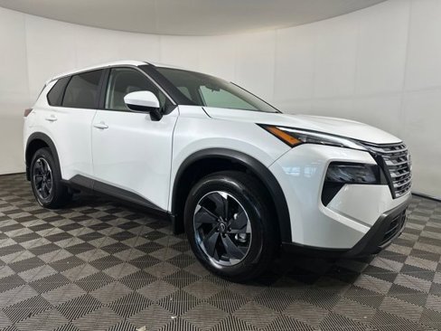 Certified 2025 Nissan Rogue SV image 2