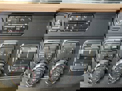 New 2026 Chevrolet Suburban High Country image 18