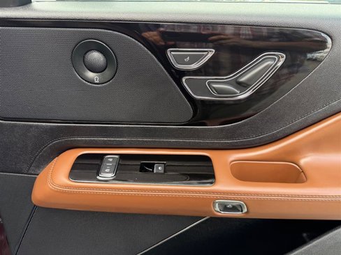 Used 2022 Lincoln Aviator Reserve w/ Equipment Group 201A image 18