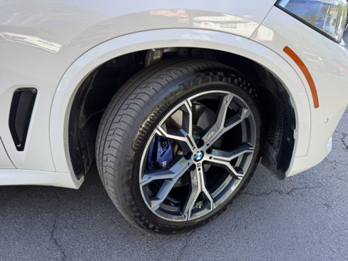Used 2019 BMW X5 xDrive50i w/ M Sport Package image 34