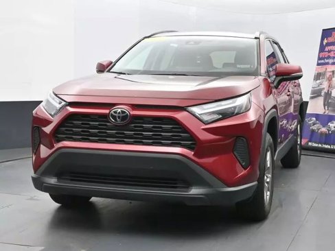 Used 2023 Toyota RAV4 XLE image 1