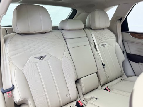 New 2025 Bentley Bentayga image 11