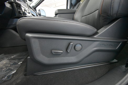New 2025 Ford F250 Lariat w/ Lariat Ultimate Package image 5