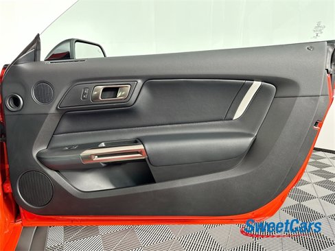 Used 2022 Ford Mustang Shelby GT500 w/ Technology Package image 37