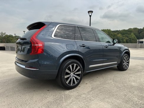 Certified 2025 Volvo XC90 B5 Core image 9
