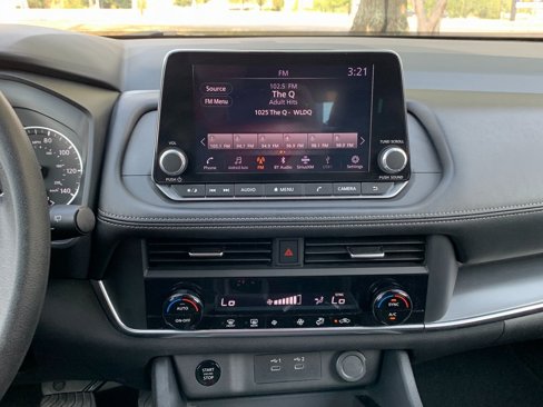 Used 2024 Nissan Rogue SV image 16
