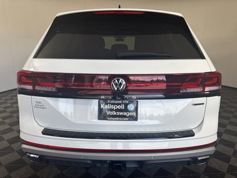 New 2025 Volkswagen Atlas Peak Edition SE image 24