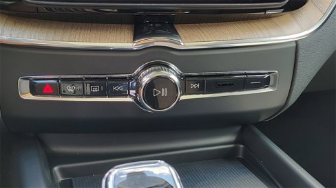 New 2026 Volvo XC60 B5 Plus w/ Protection Package Premier image 22