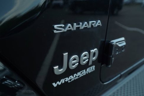 Used 2020 Jeep Wrangler Unlimited Sahara image 33