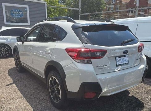 Used 2022 Subaru Crosstrek 2.0i image 4