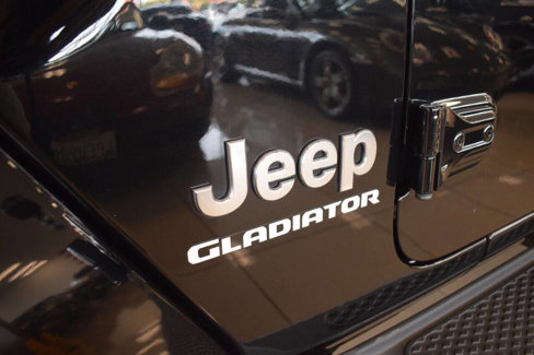 Used 2020 Jeep Gladiator Overland image 11