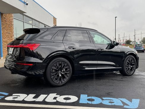 Used 2024 Audi Q8 e-tron Prestige image 39
