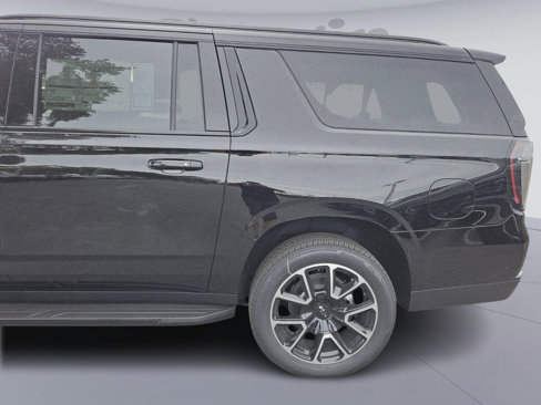 New 2026 Chevrolet Suburban RST image 4
