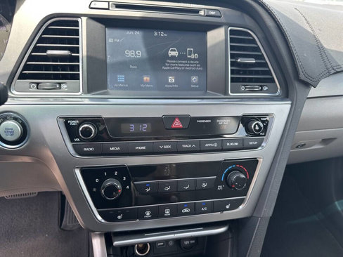 Used 2016 Hyundai Sonata Sport w/ Option Group 1V image 22