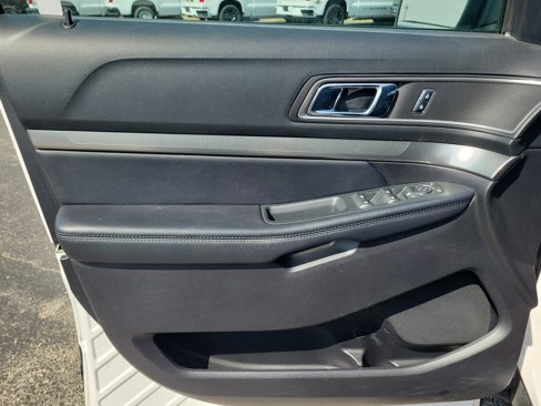 Used 2018 Ford Explorer XLT w/ Equipment Group 202A image 20