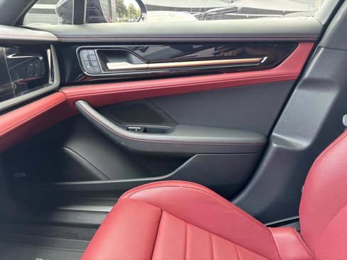 Certified 2024 Porsche Panamera image 25