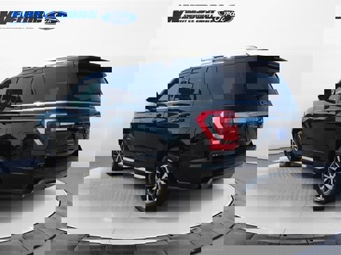 Certified 2020 Ford Expedition XLT image 3