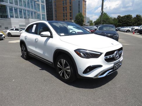 Used 2025 Mercedes-Benz GLA 250 4MATIC image 5