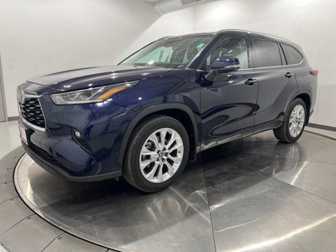 Certified 2023 Toyota Highlander Limited image 1