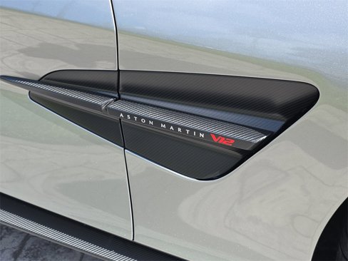 New 2025 Aston Martin Vanquish image 22