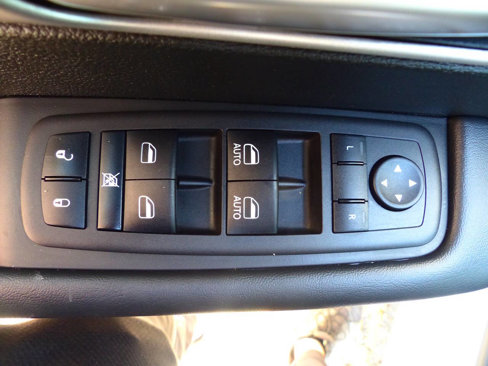 Used 2024 Chrysler Pacifica Touring-L w/ S Appearance Package image 22