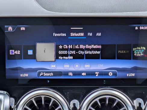 Used 2025 Mercedes-Benz GLB 250 image 18
