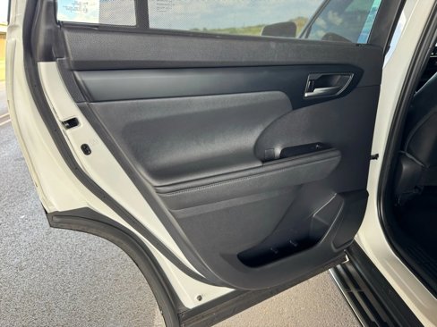 Used 2021 Toyota Highlander XSE image 19
