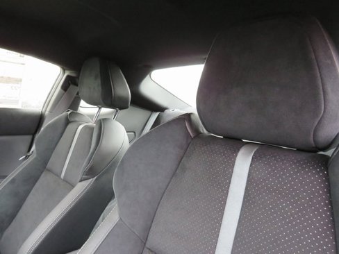New 2025 Toyota GR86 Premium image 18