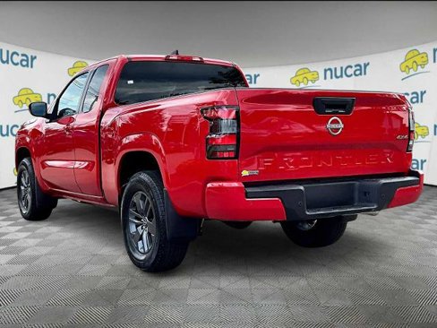 Certified 2025 Nissan Frontier SV image 4