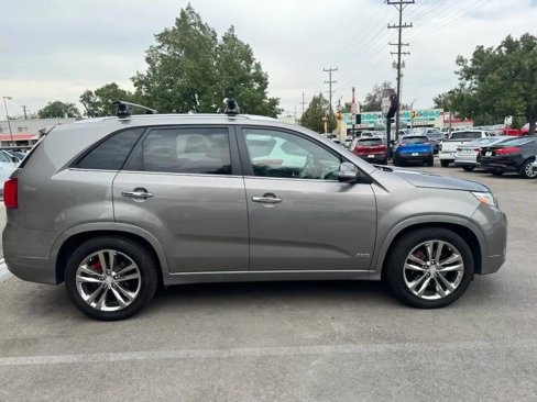 Used 2014 Kia Sorento SX w/ 3rd Row Package image 3
