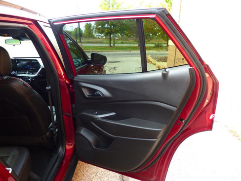 Used 2025 Chevrolet Trax RS w/ Sunroof Package image 41