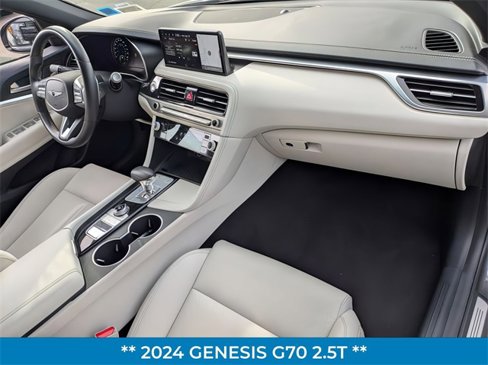 Used 2024 Genesis G70 2.5T image 32