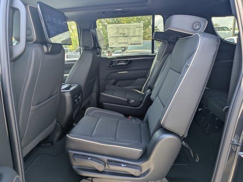 New 2026 Chevrolet Suburban LT w/ Comfort Package image 15