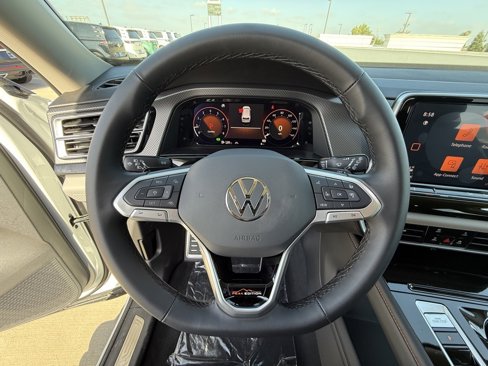 New 2025 Volkswagen Atlas Peak Edition SE image 18