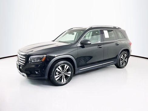 Used 2024 Mercedes-Benz GLB 250 4MATIC image 3