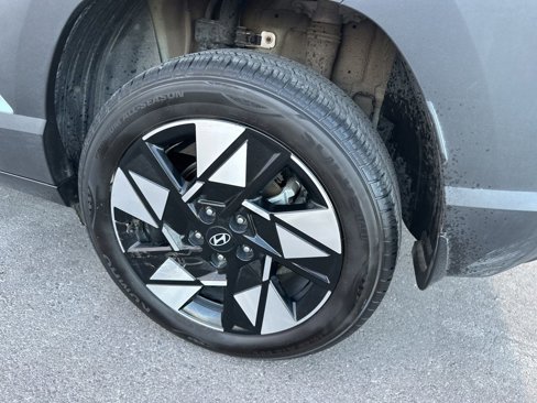 Used 2024 Hyundai Kona SEL image 5