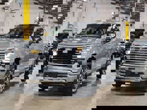 Used 2025 Chevrolet Silverado 1500 High Country w/ Technology Package image 5