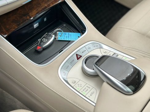 Used 2017 Mercedes-Benz S 550 4MATIC Sedan image 26