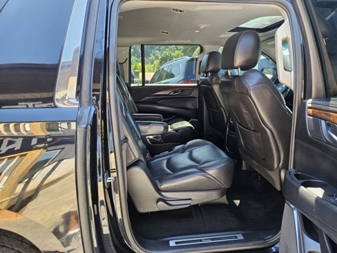 Used 2017 Cadillac Escalade ESV Luxury image 13
