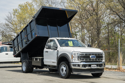 New 2025 Ford F550 4x4 Regular Cab Super Duty image 1